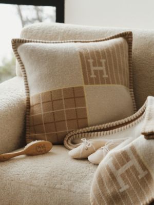 HERMES アヴァロン クッション イエロー&ブラウン クッション 《アヴァロン・カブリオル》 | Hermès - エルメス-公式サイト